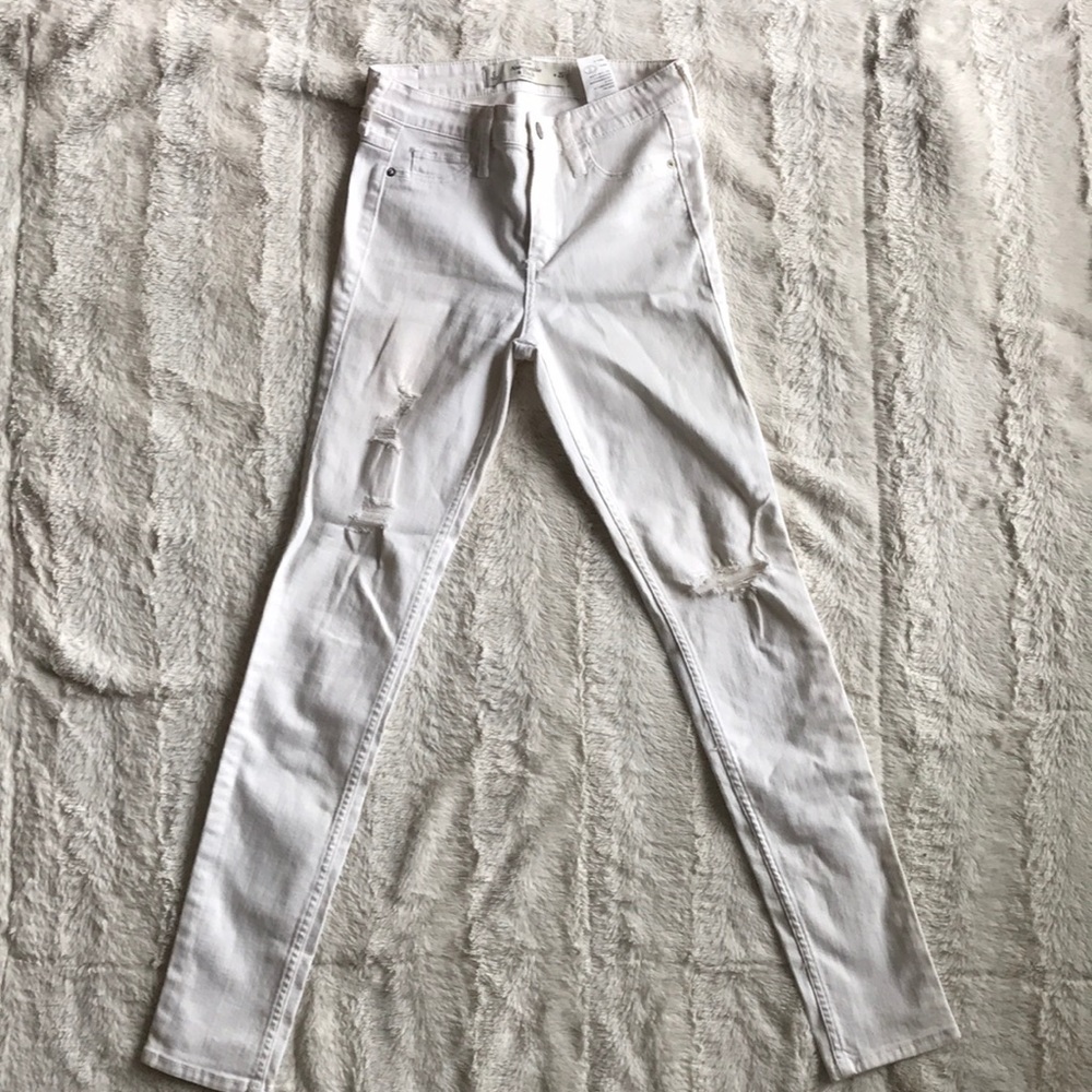 white, destroyed, skinny Denim